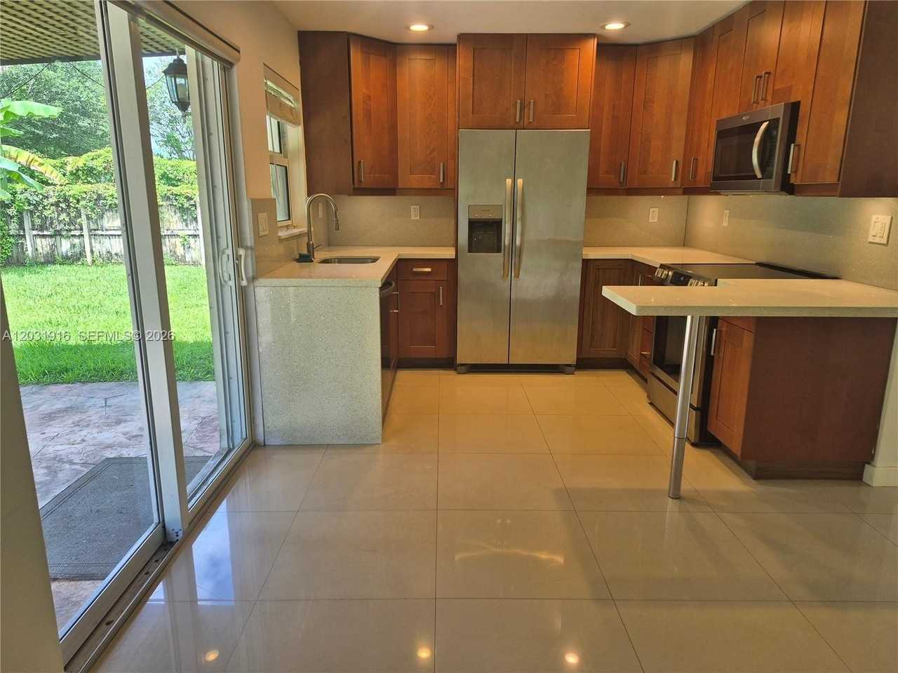 1401 Sw 32nd Ct - Photo 7 of 17