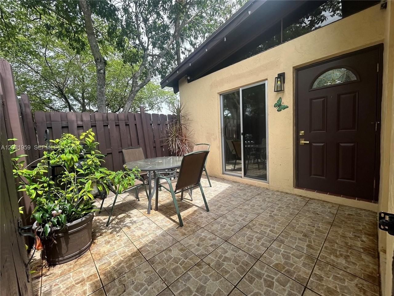 322 Briarwood Cir #1-17 - Photo 4 of 47