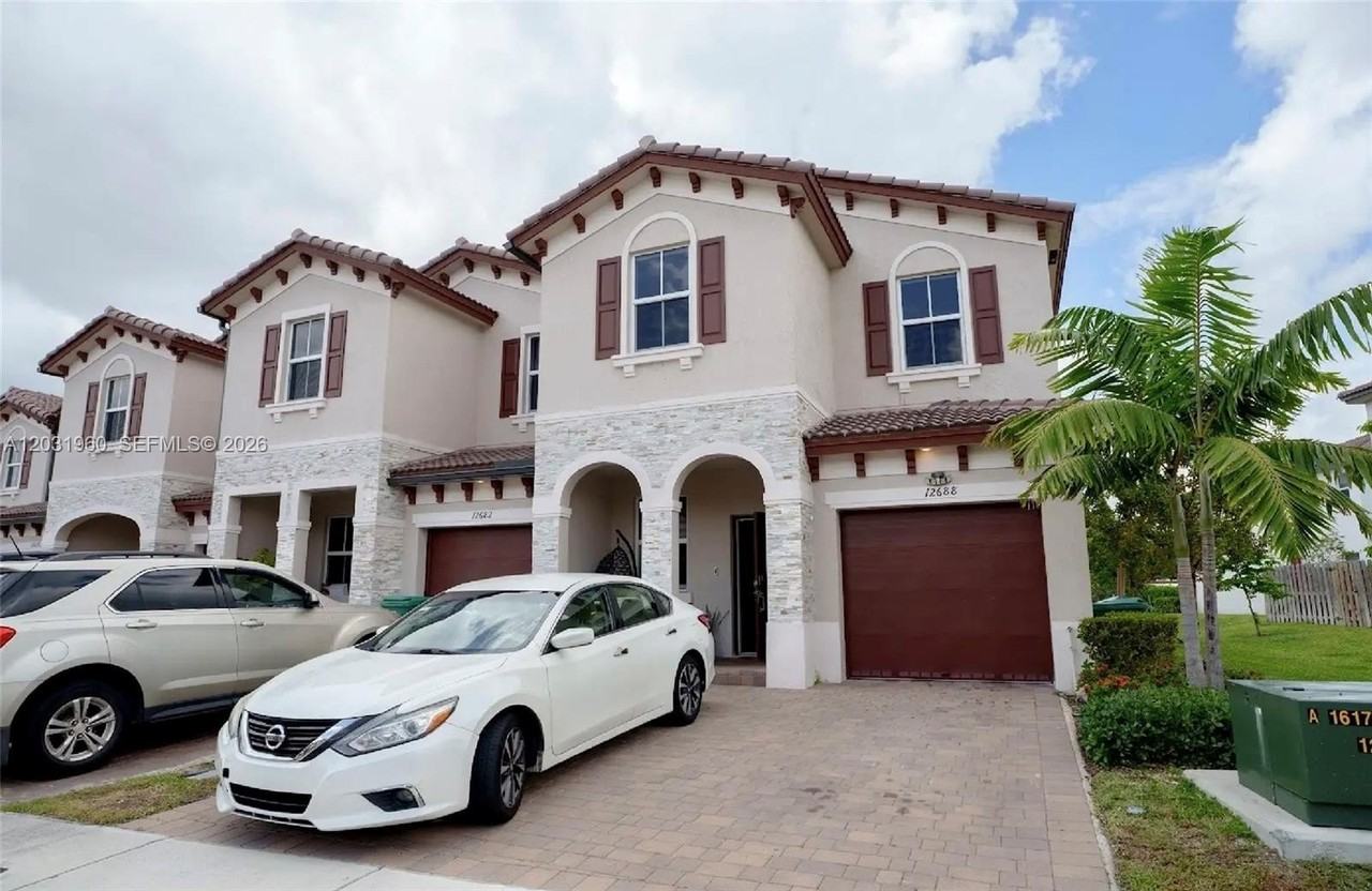12688 Nw 23rd Pl #12688 - Photo 4 of 37