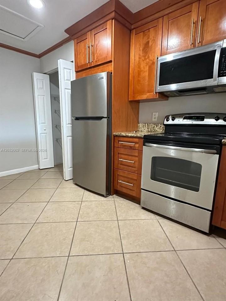 851 Ne 207th Ter #6-202 - Photo 2 of 22