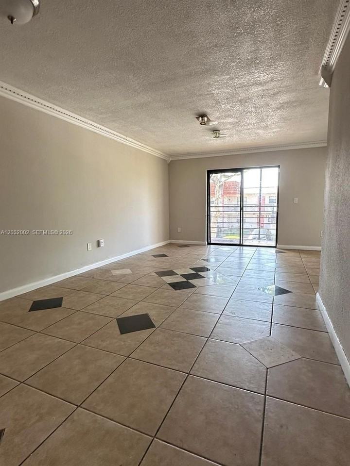 851 Ne 207th Ter #6-202 - Photo 4 of 22