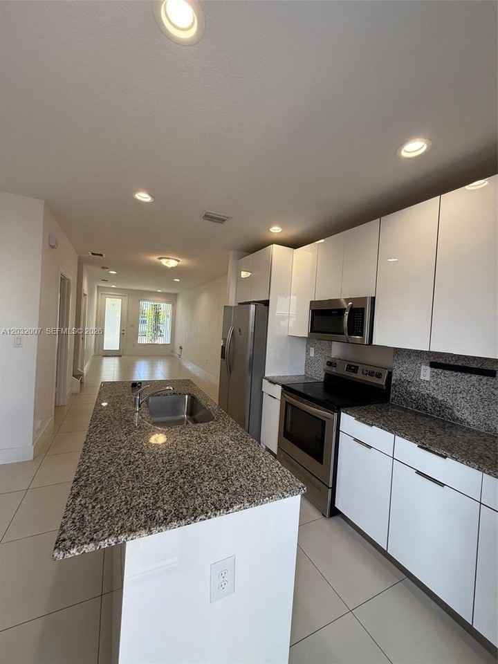 14181 Sw 126th Path - Photo 5 of 11