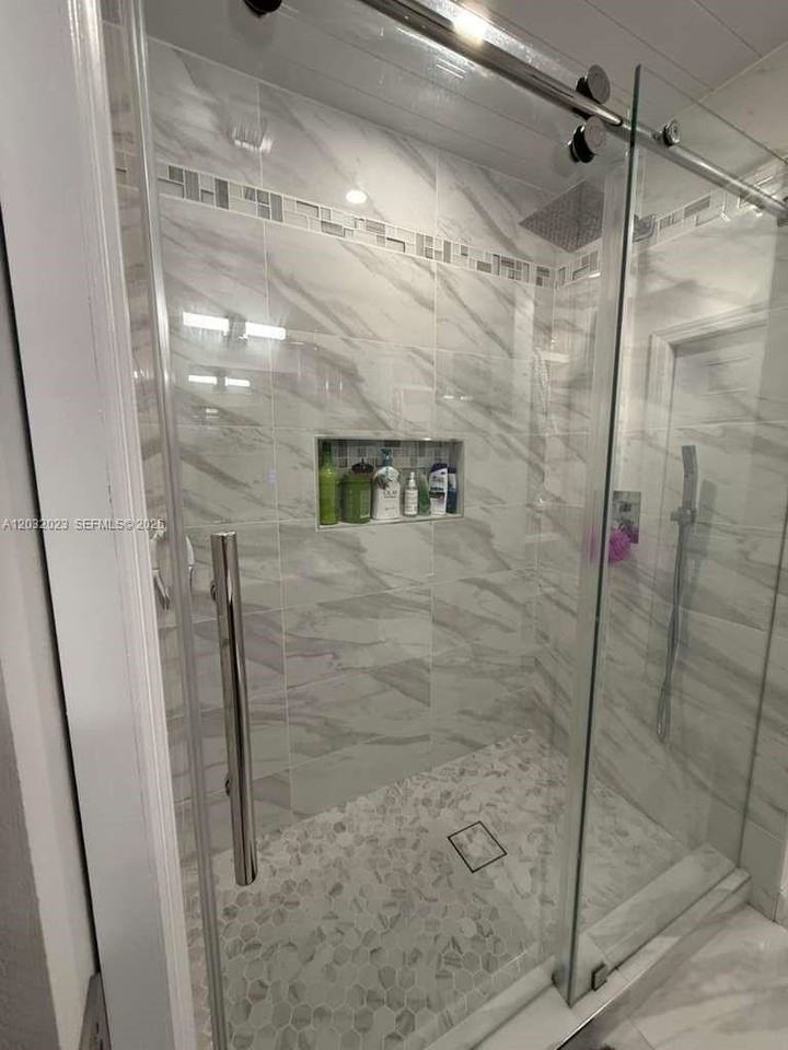 13943 Sw 52nd Ln #0 - Photo 5 of 18