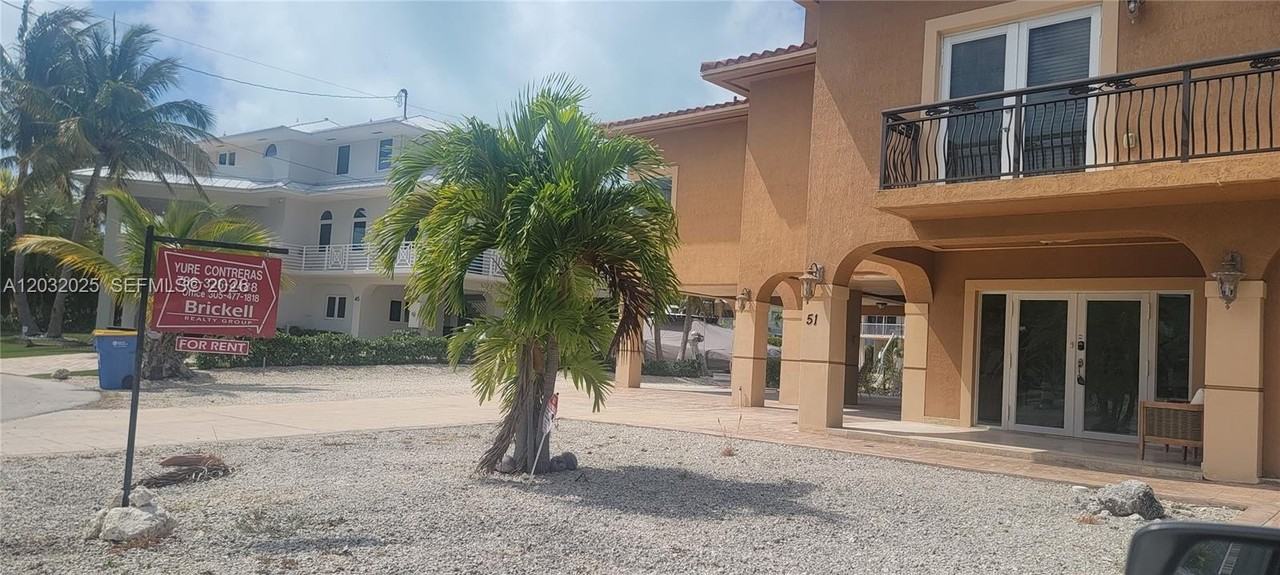 51 W Plaza Del Lago - Photo 2 of 43