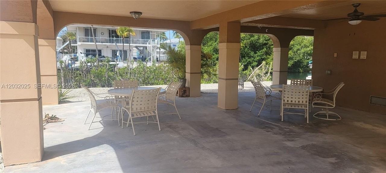 51 W Plaza Del Lago - Photo 6 of 43