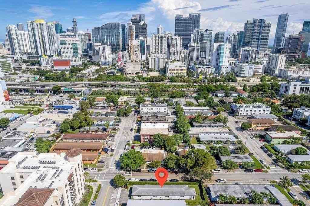 900 Sw 5th Ave #3 - Photo 5 of 32