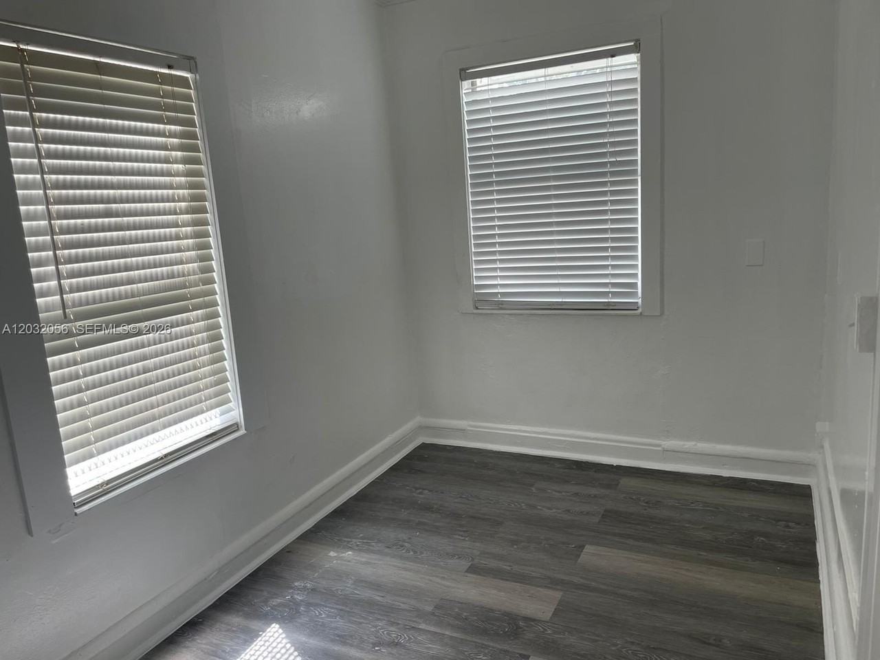 817 4th St #817 - Photo 5 of 14