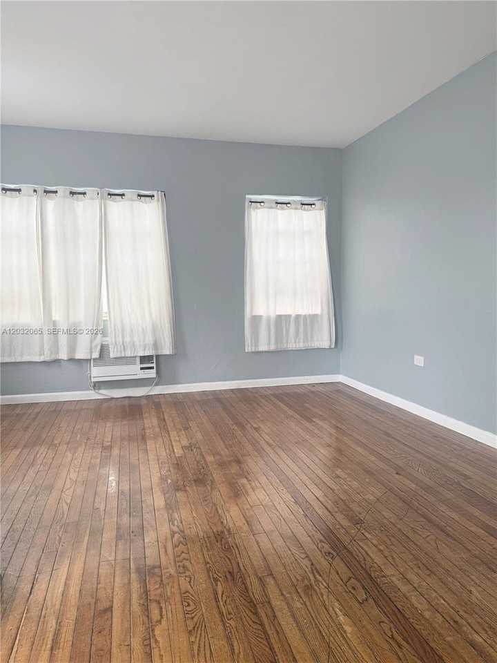 1730 Marseille Dr #4 - Photo 3 of 12