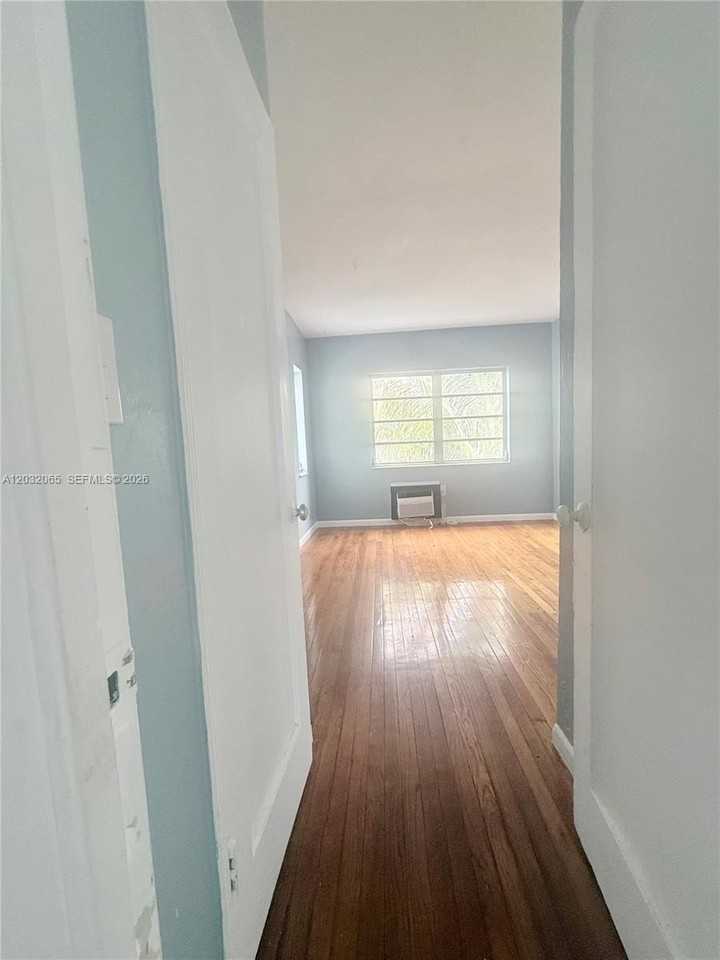 1730 Marseille Dr #4 - Photo 5 of 12