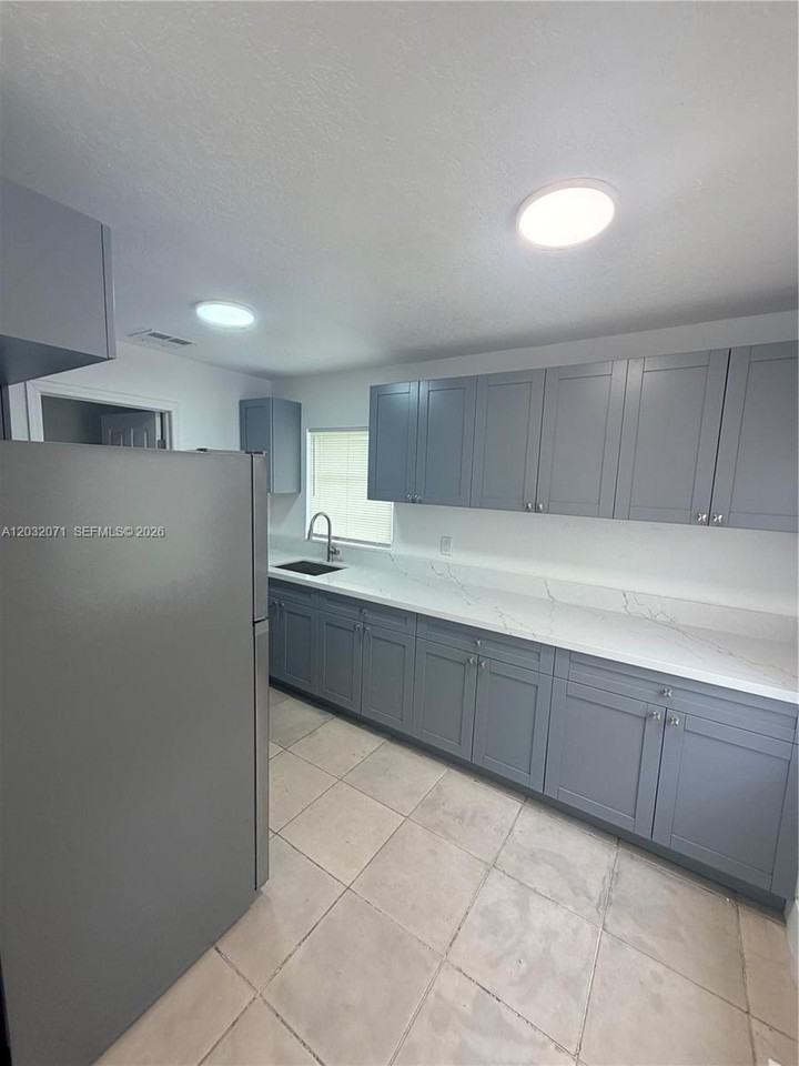 753 Sw 3rd Pl #753 - Photo 5 of 14