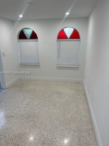 1010 Sw 84th Ave #2 - Photo 5 of 7