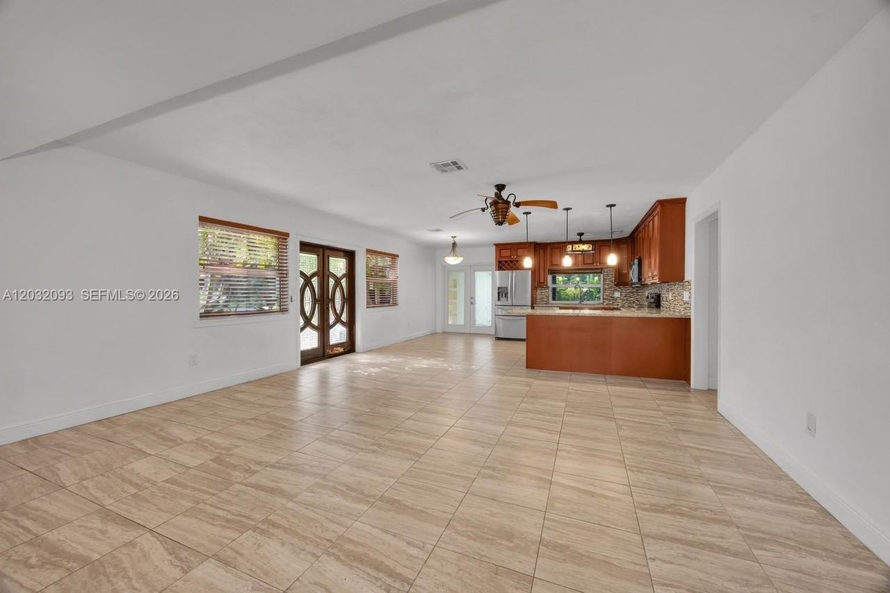 13720 Sw 74th Ct - Photo 4 of 27