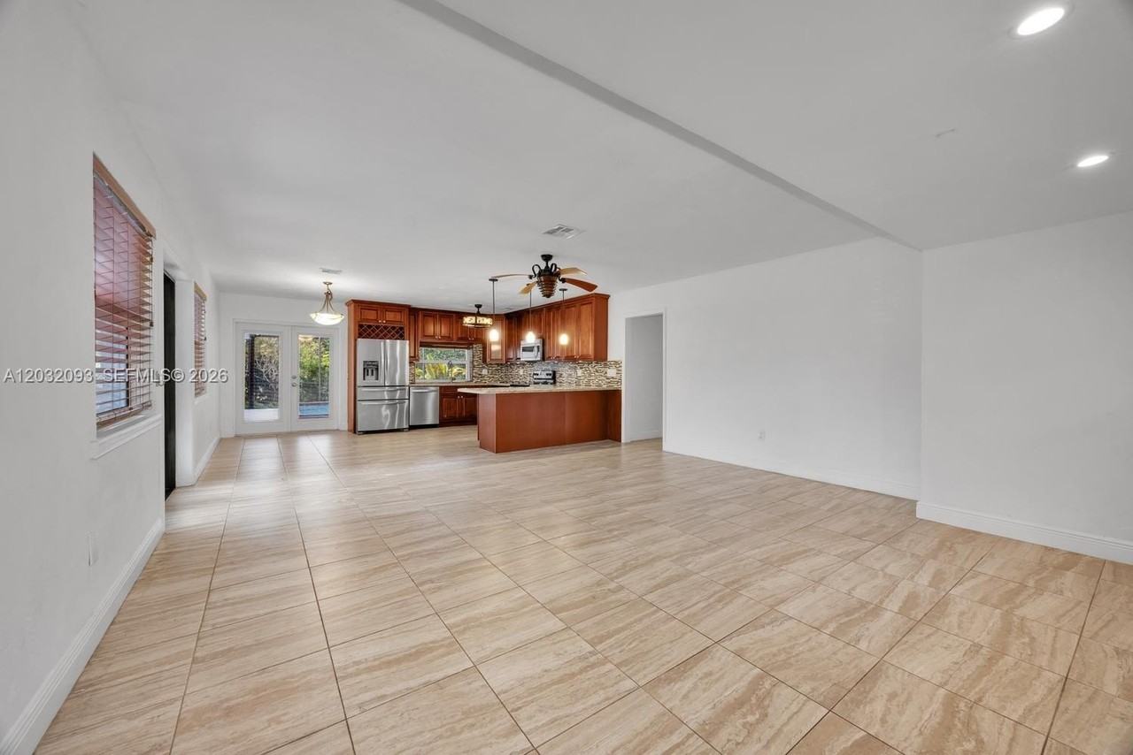 13720 Sw 74th Ct - Photo 5 of 27