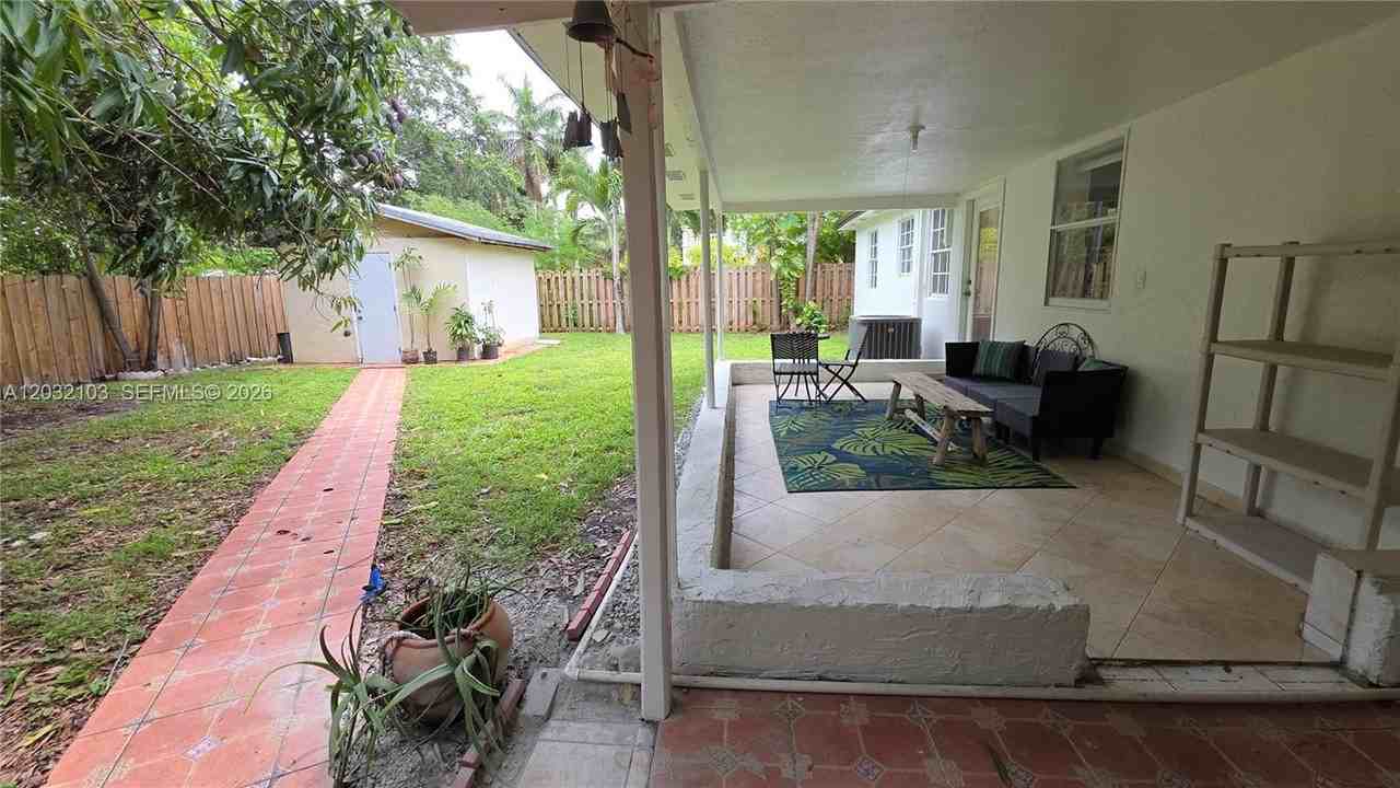 313 Sw 2nd Ter #0 - Photo 2 of 39