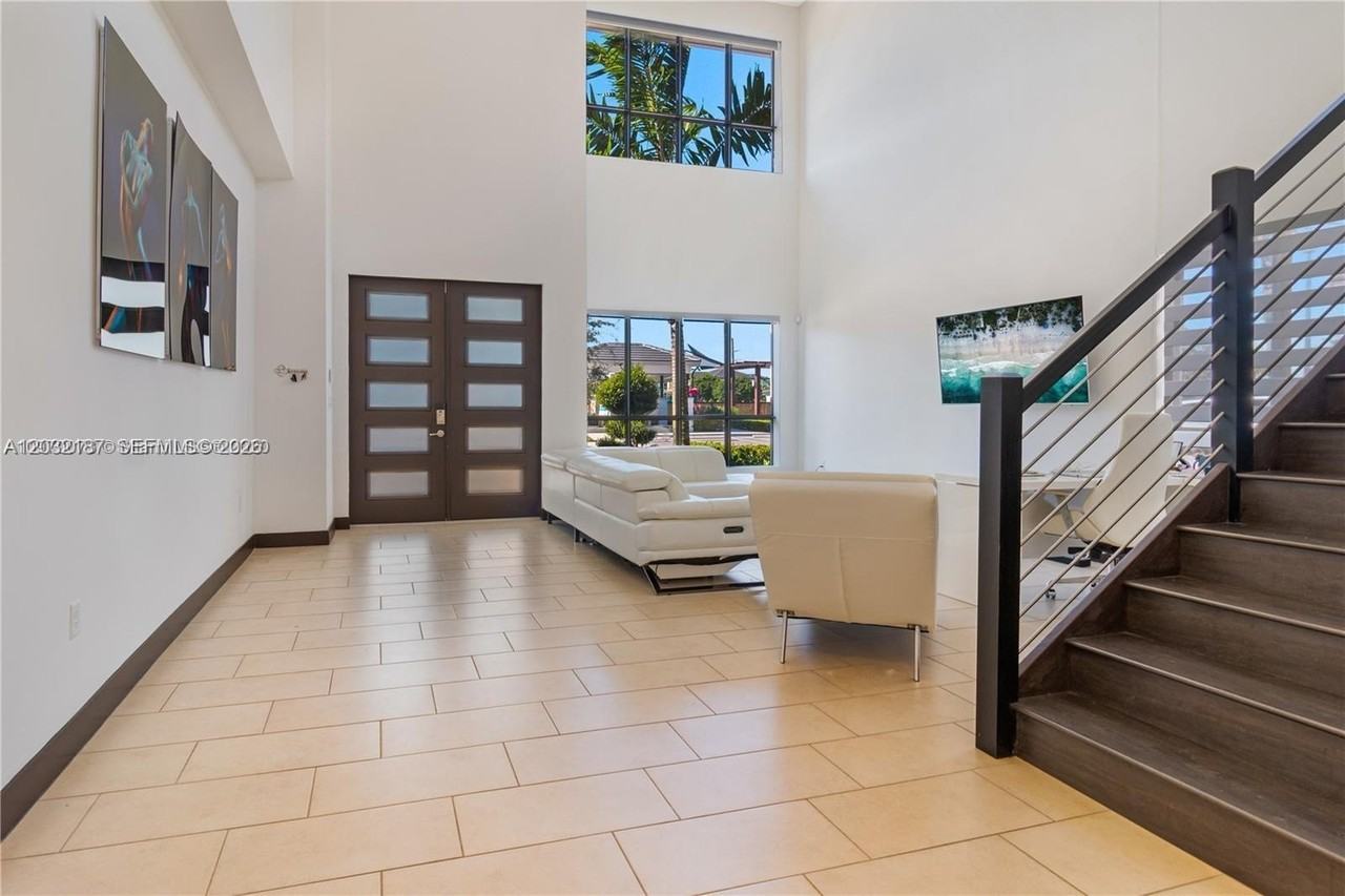 13659 Sw 159th Ave - Photo 2 of 24