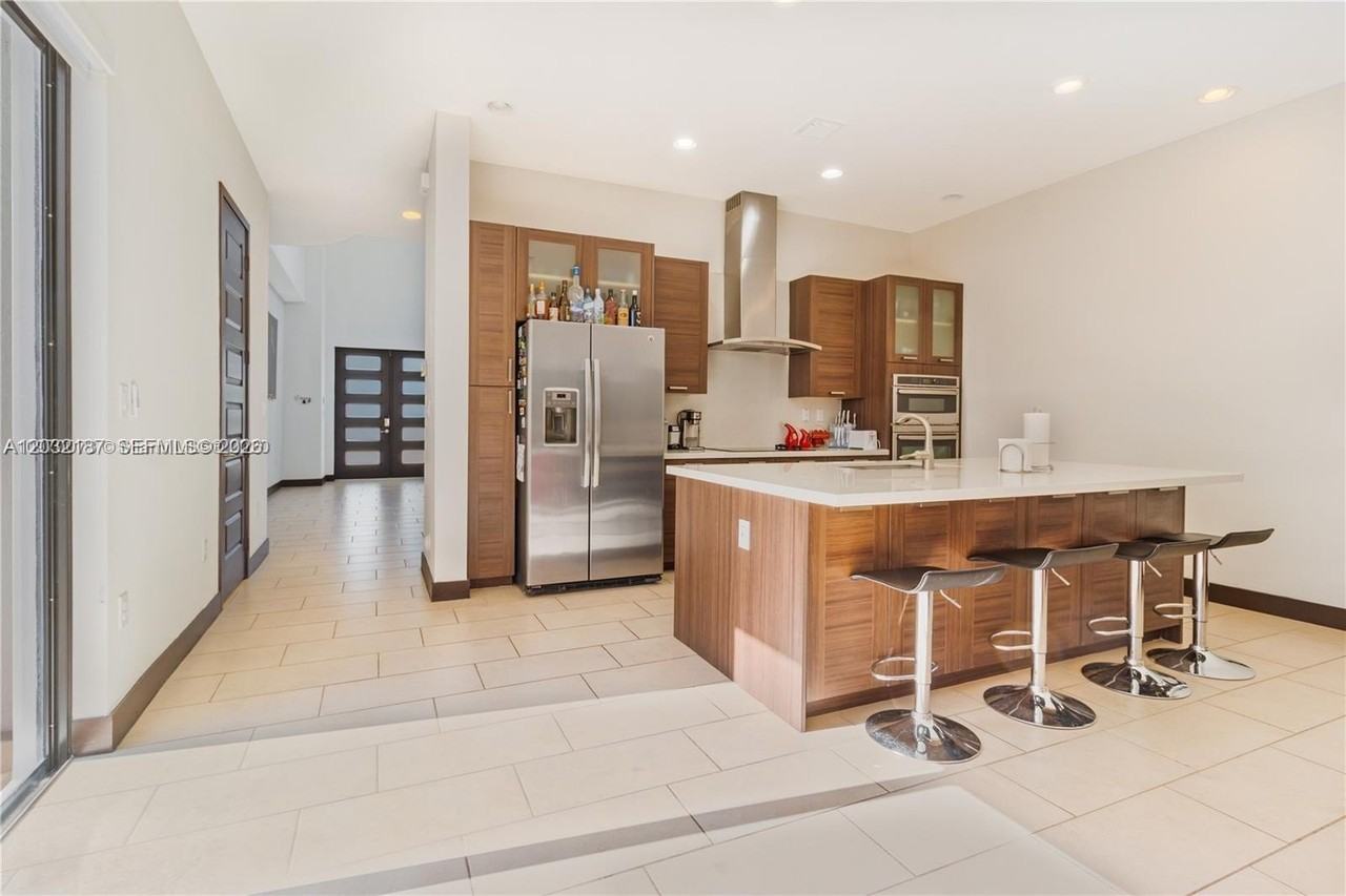 13659 Sw 159th Ave - Photo 3 of 24