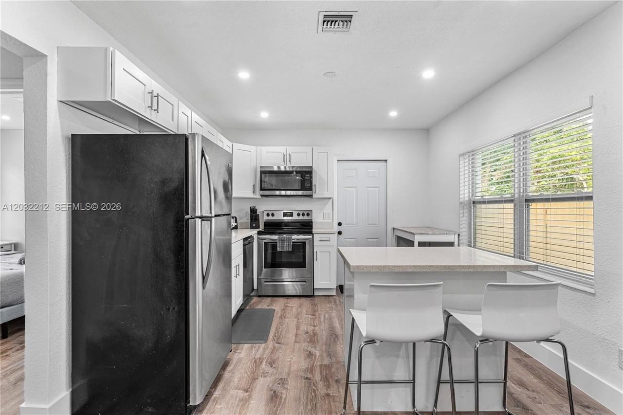 1523 Ne 118th Ter #2 - Photo 7 of 16