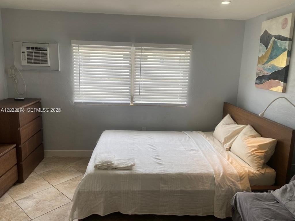 2526 Mckinley St #C - Photo 4 of 12
