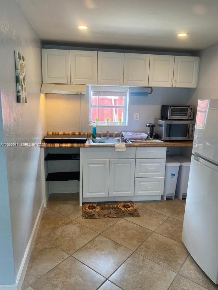 2526 Mckinley St #C - Photo 6 of 12