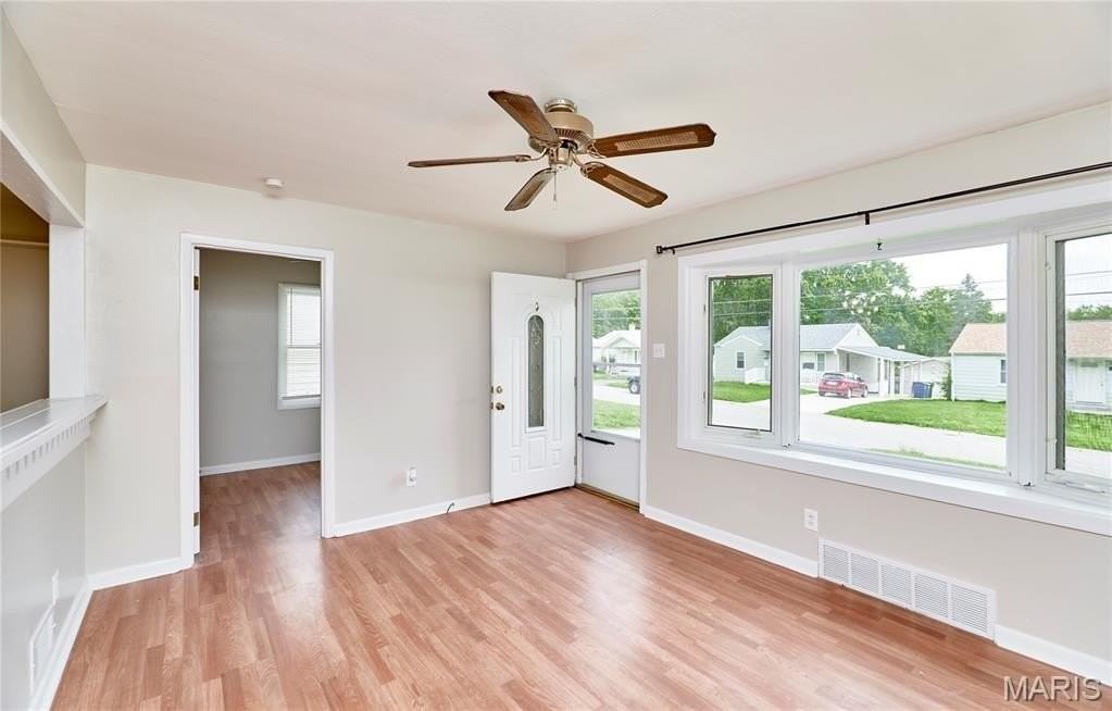 11042 Florence Ave - Photo 7 of 21