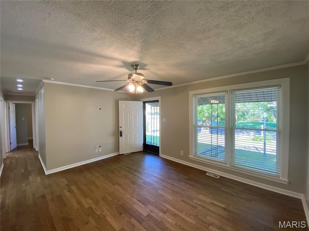 2942 Chance Dr - Photo 3 of 14
