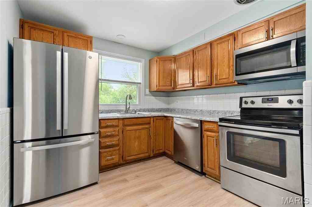 637 Karess Dr - Photo 5 of 27