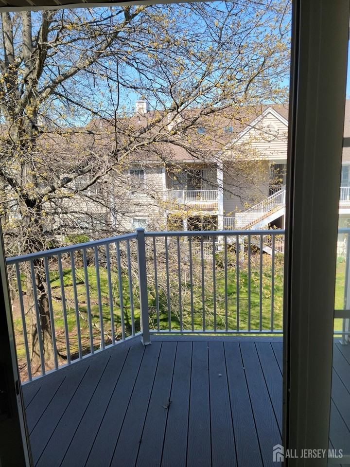 27 Townsend Ct - Photo 5 of 14