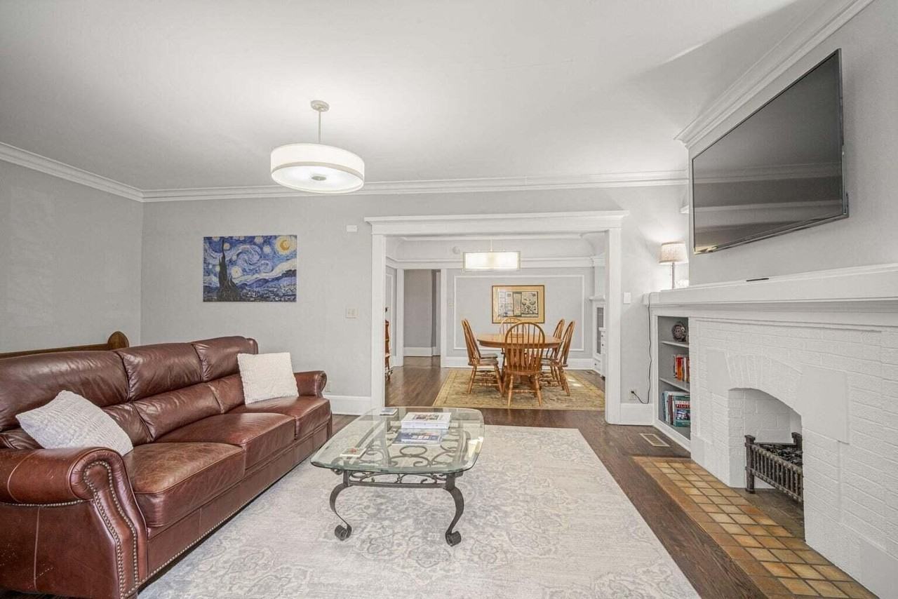 3924 N Maryland Ave - Photo 4 of 16