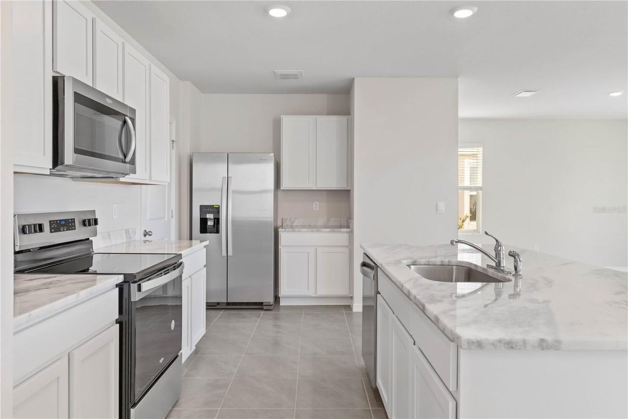 3394 Hilltop Cir - Photo 7 of 37