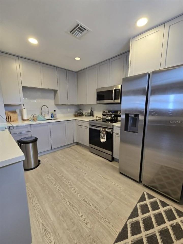 244 Lexington Dr - Photo 5 of 20