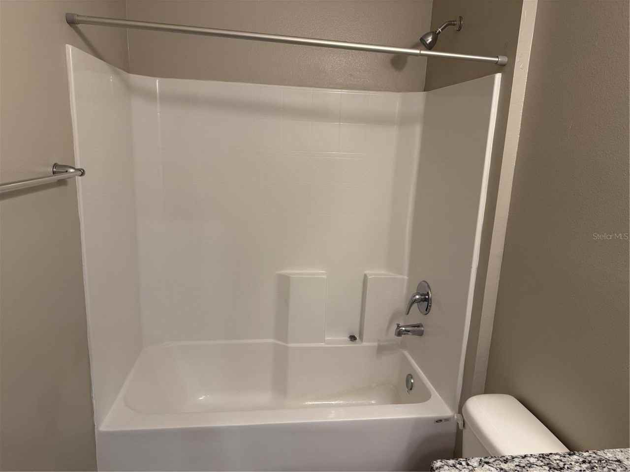 1053 Bradford Ridge Dr - Photo 6 of 25