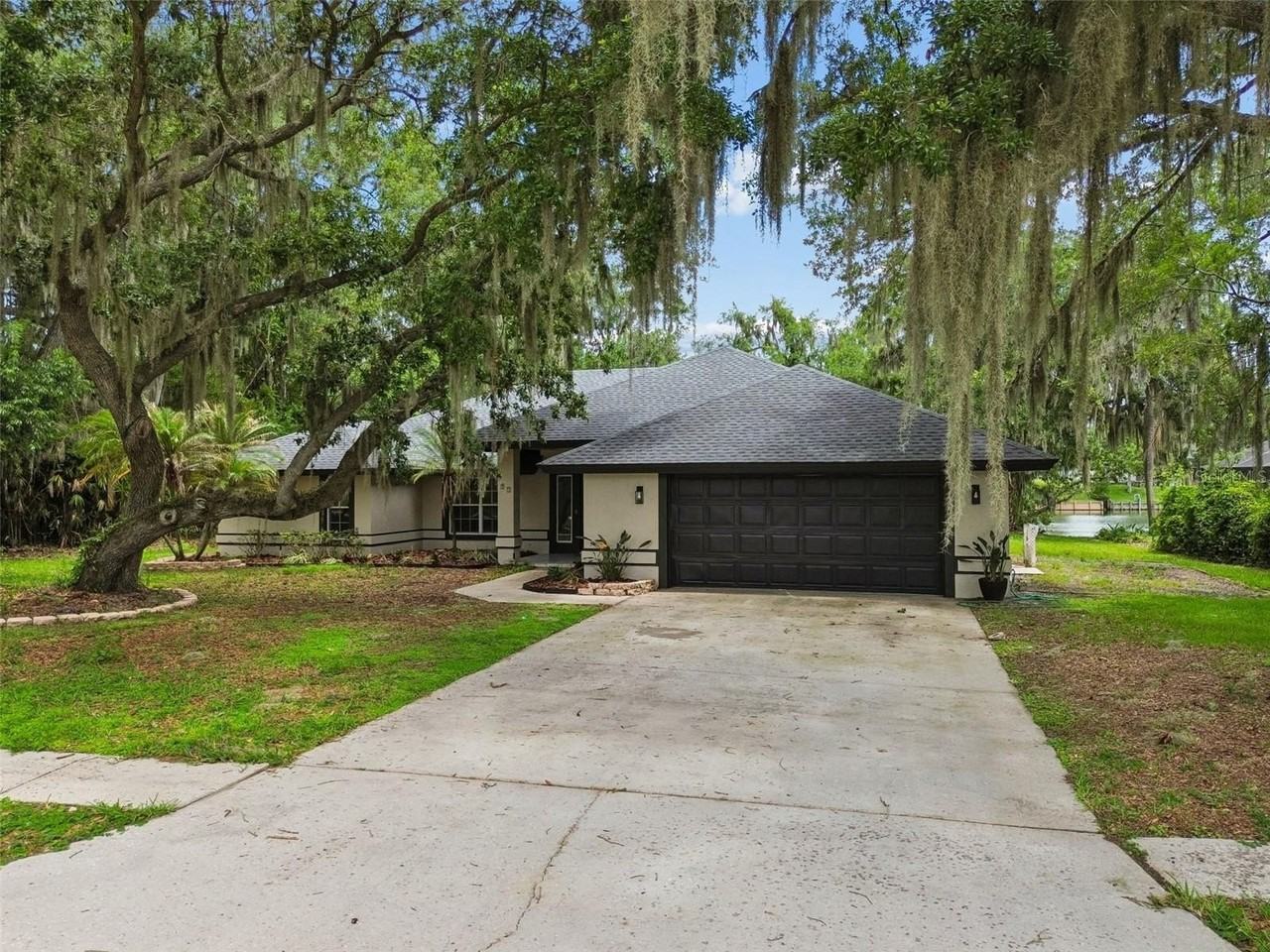 95 Woodside Dr - Photo 3 of 50