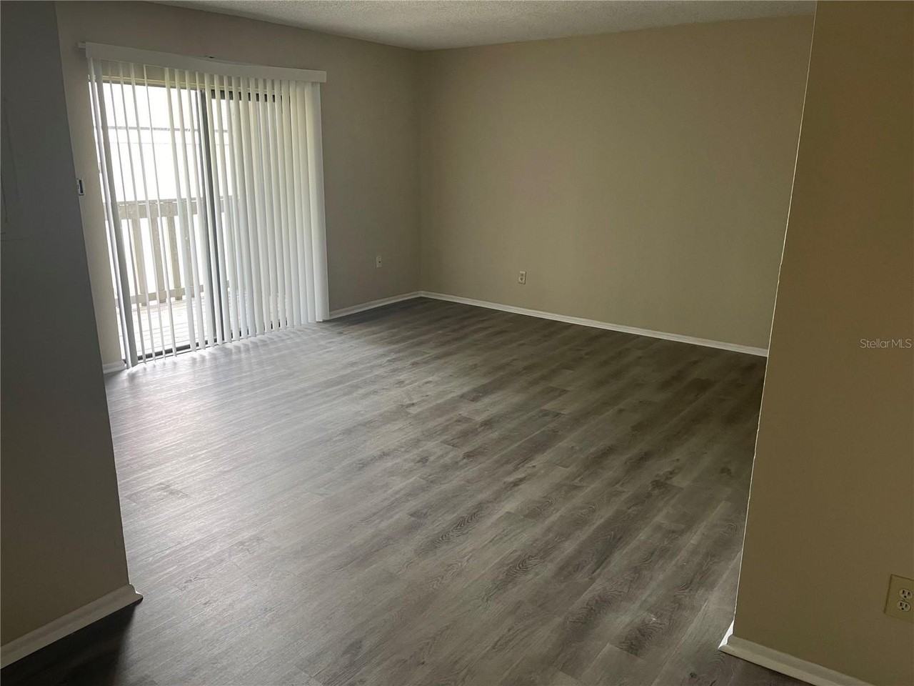 137 Springwood Cir #D - Photo 3 of 12