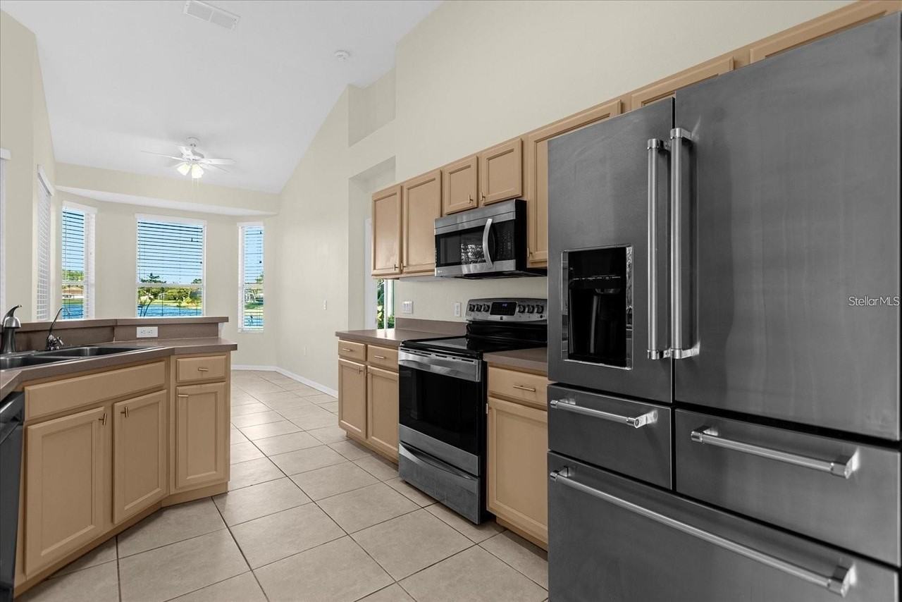 13131 Luxbury Loop - Photo 6 of 35