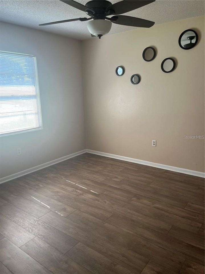 2112 W Martin St - Photo 2 of 9
