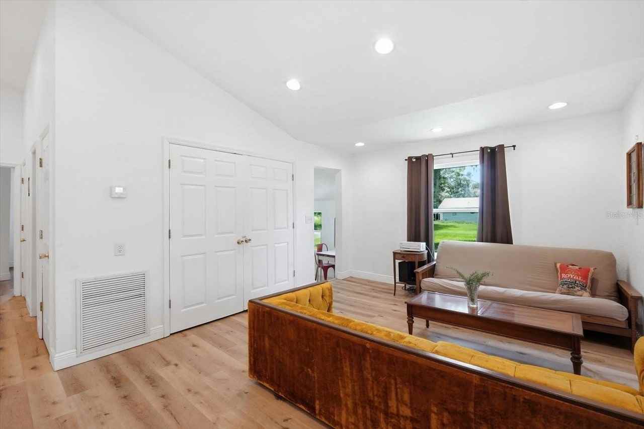 1001 E Reynolds St - Photo 5 of 37