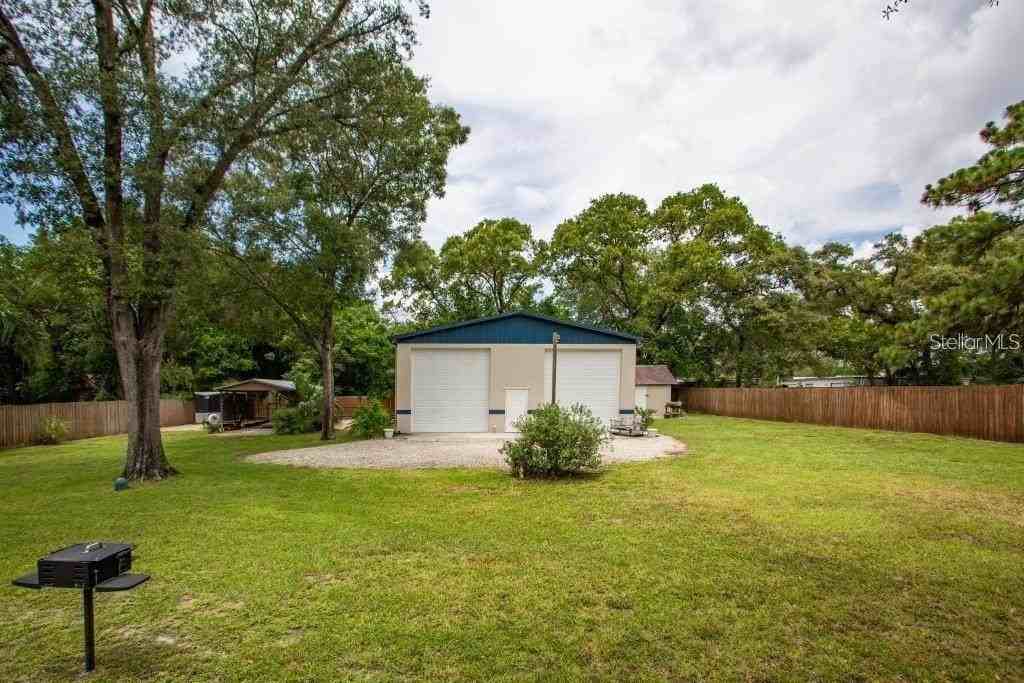 12802 N 53rd St - Photo 3 of 38