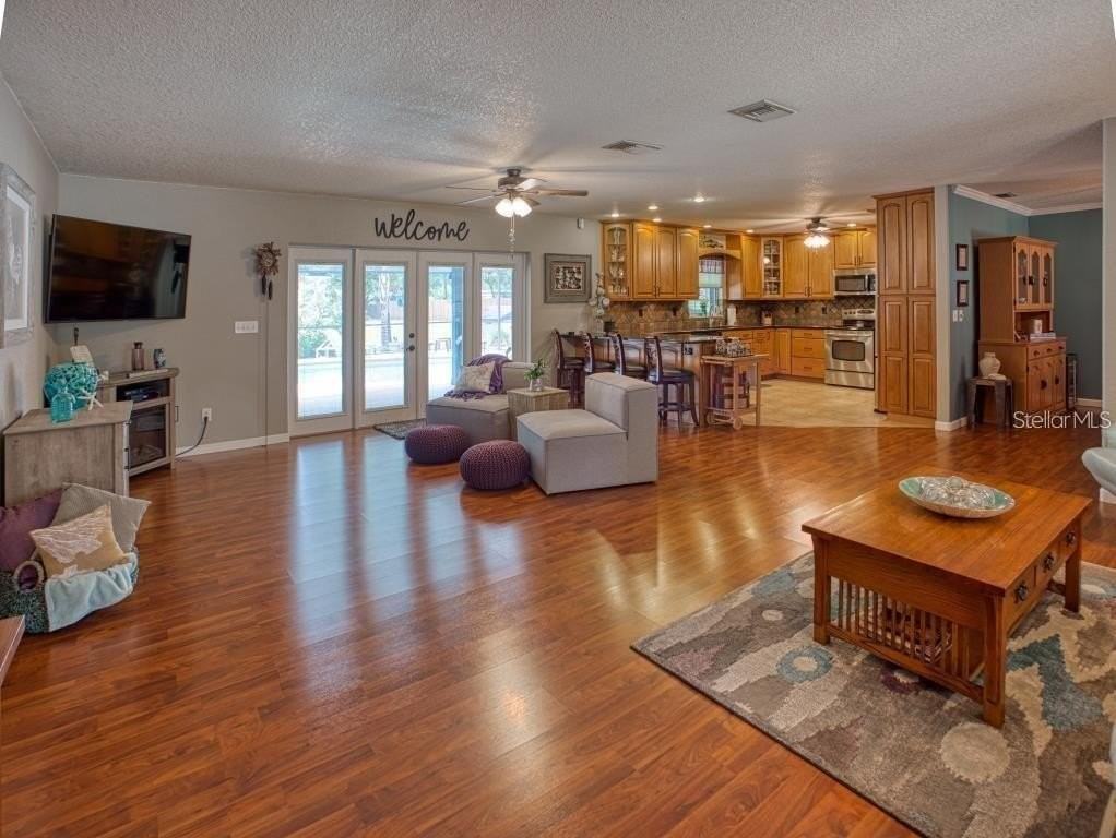 12802 N 53rd St - Photo 6 of 38
