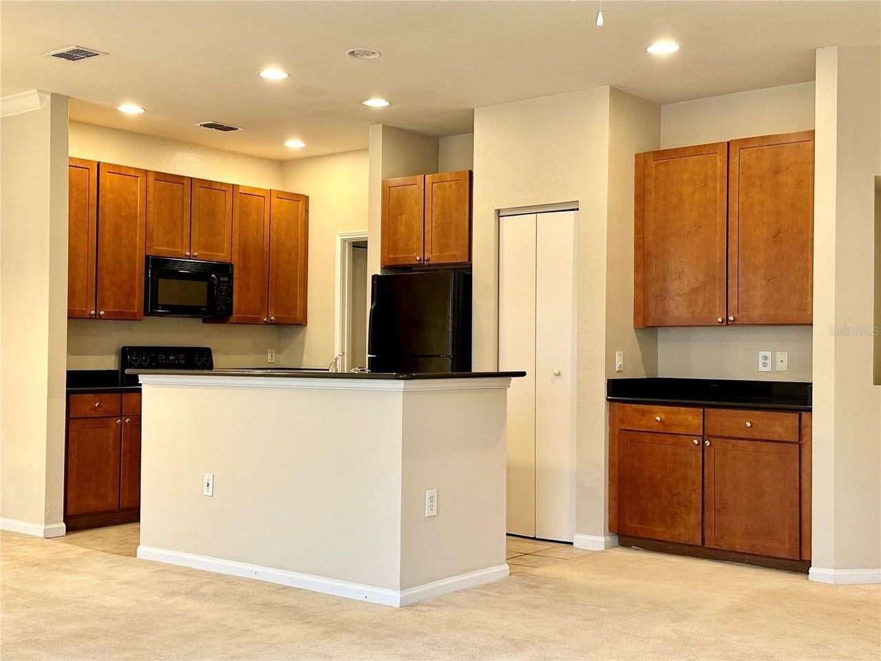 2249 Portofino Pl #2221 - Photo 2 of 23