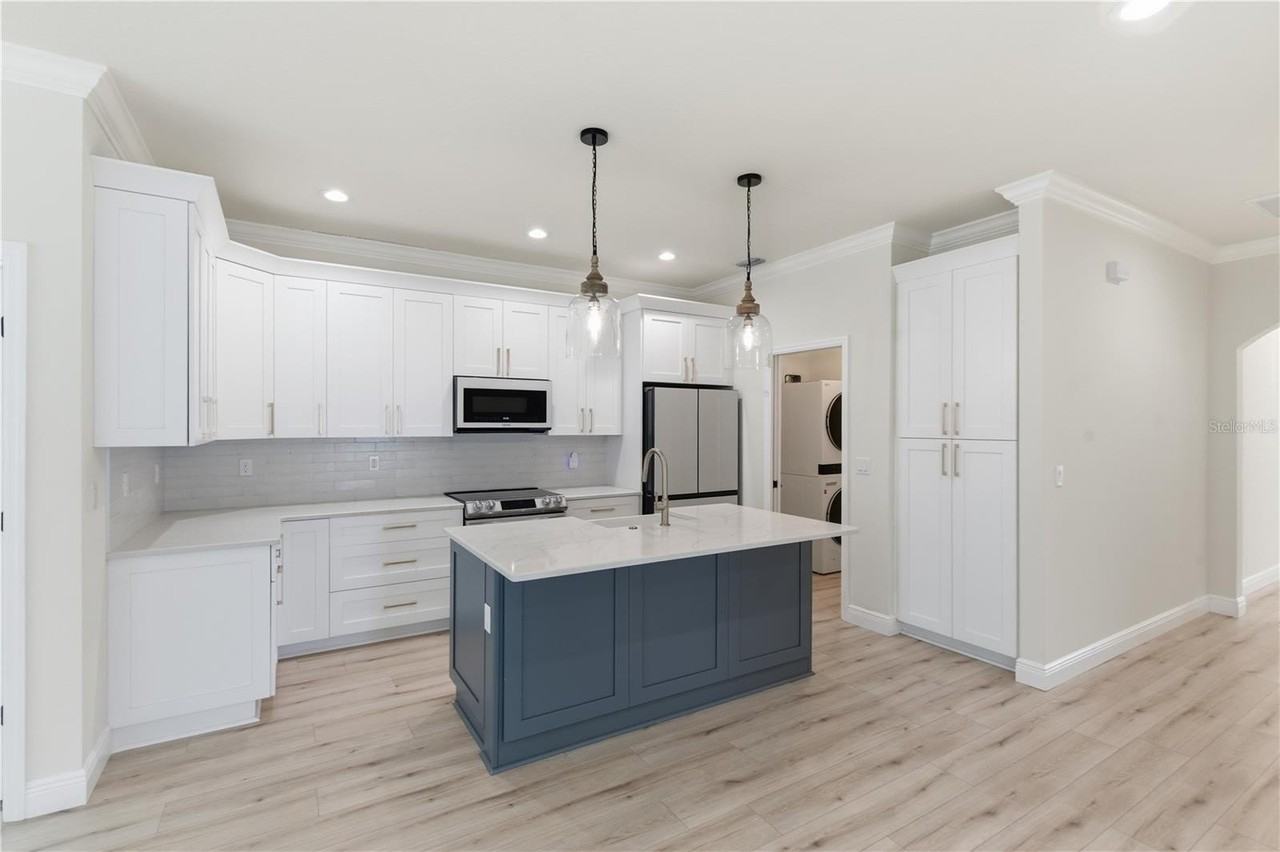3944 Watson Dr - Photo 4 of 42