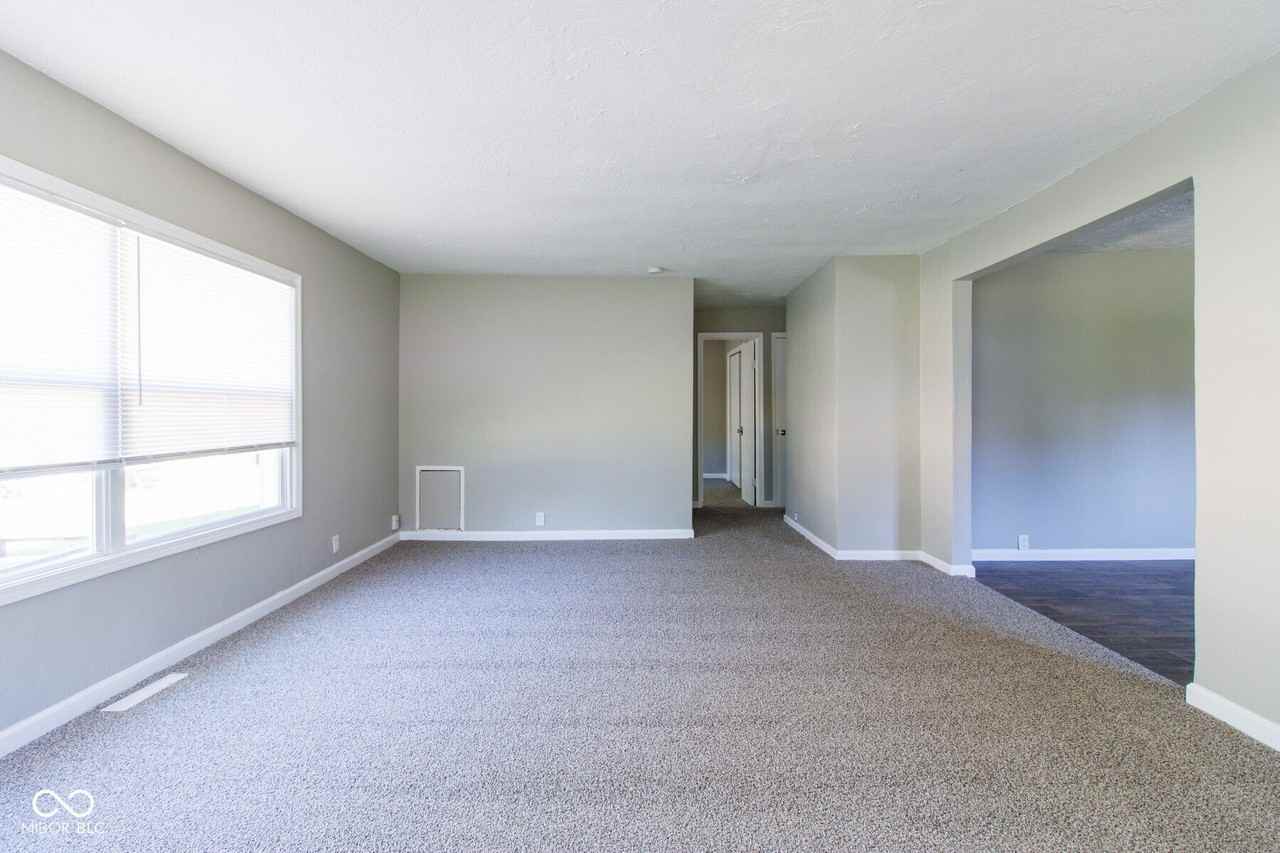 1212 W 5th St - Photo 4 of 21