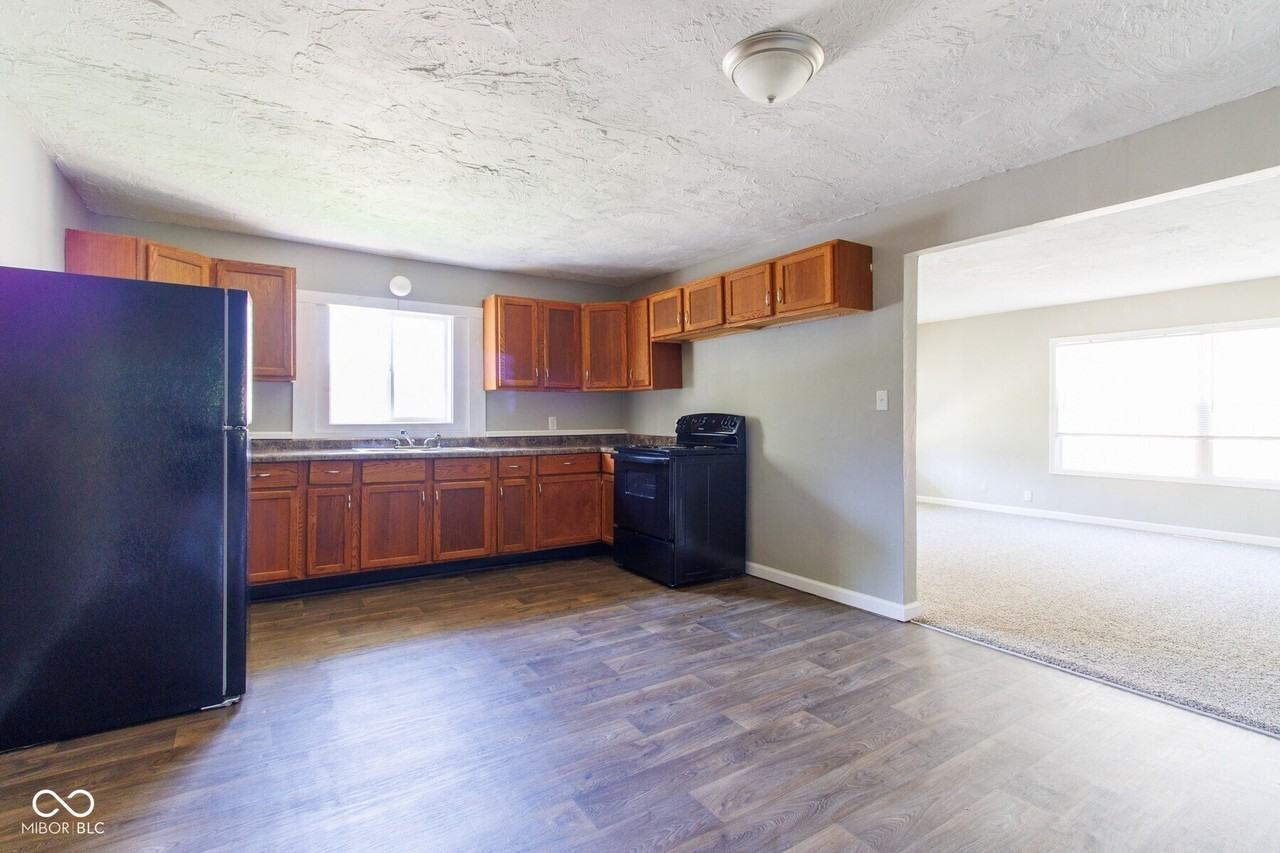 1212 W 5th St - Photo 5 of 21