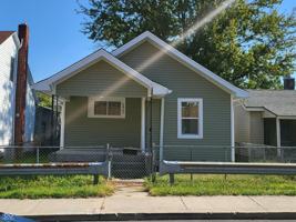 featured image of 2462 Main St