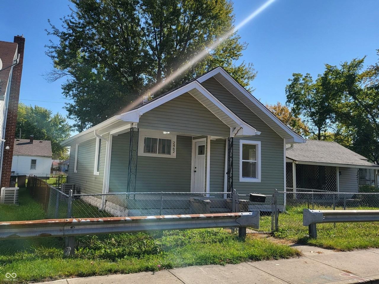 2462 Main St - Photo 2 of 15