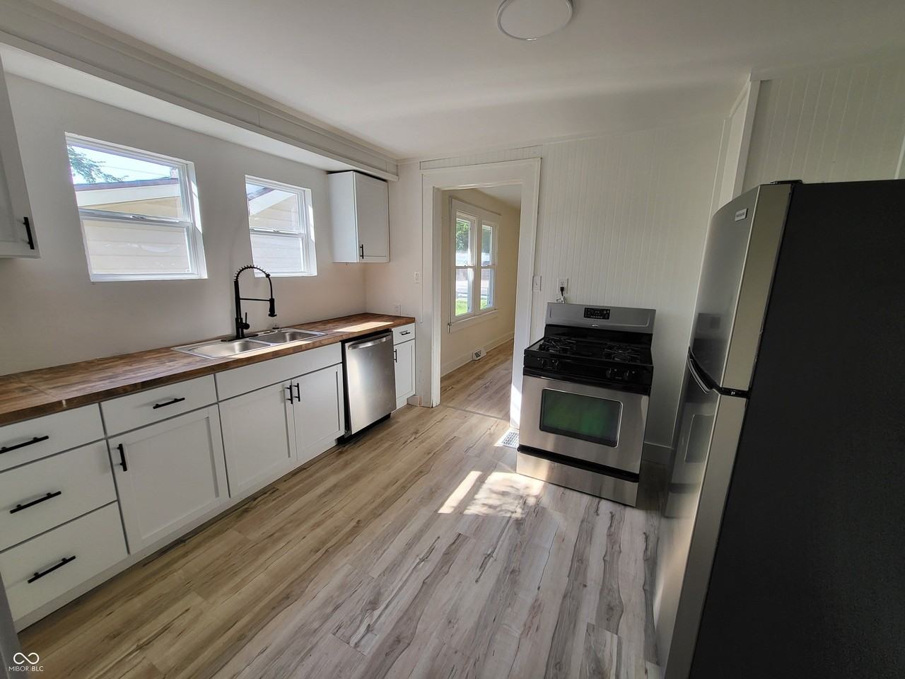 2462 Main St - Photo 6 of 15