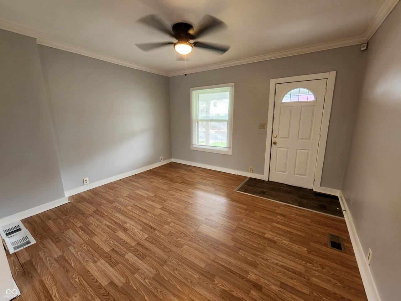 2007 Westview Dr - Photo 4 of 17