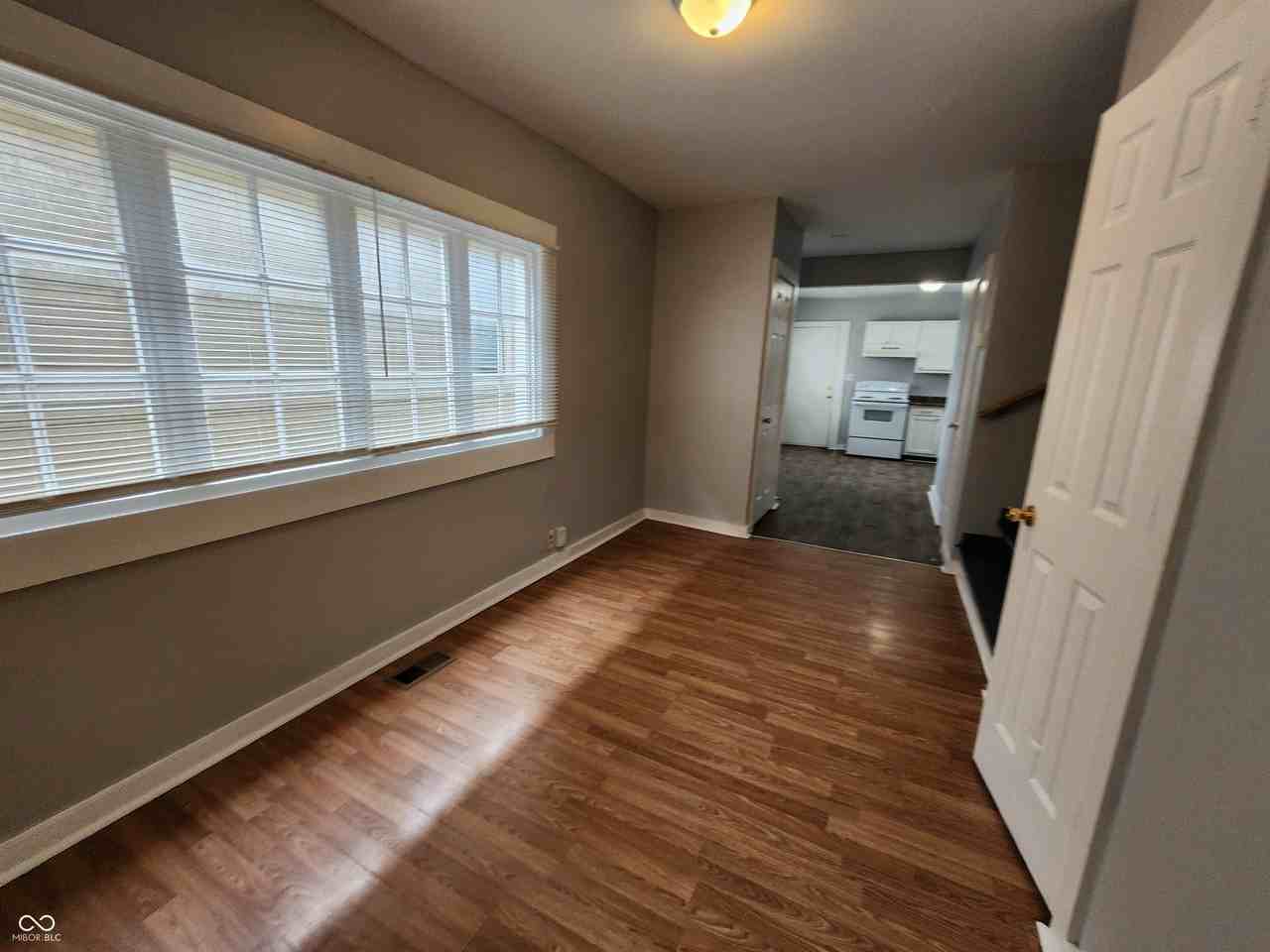 2007 Westview Dr - Photo 5 of 17