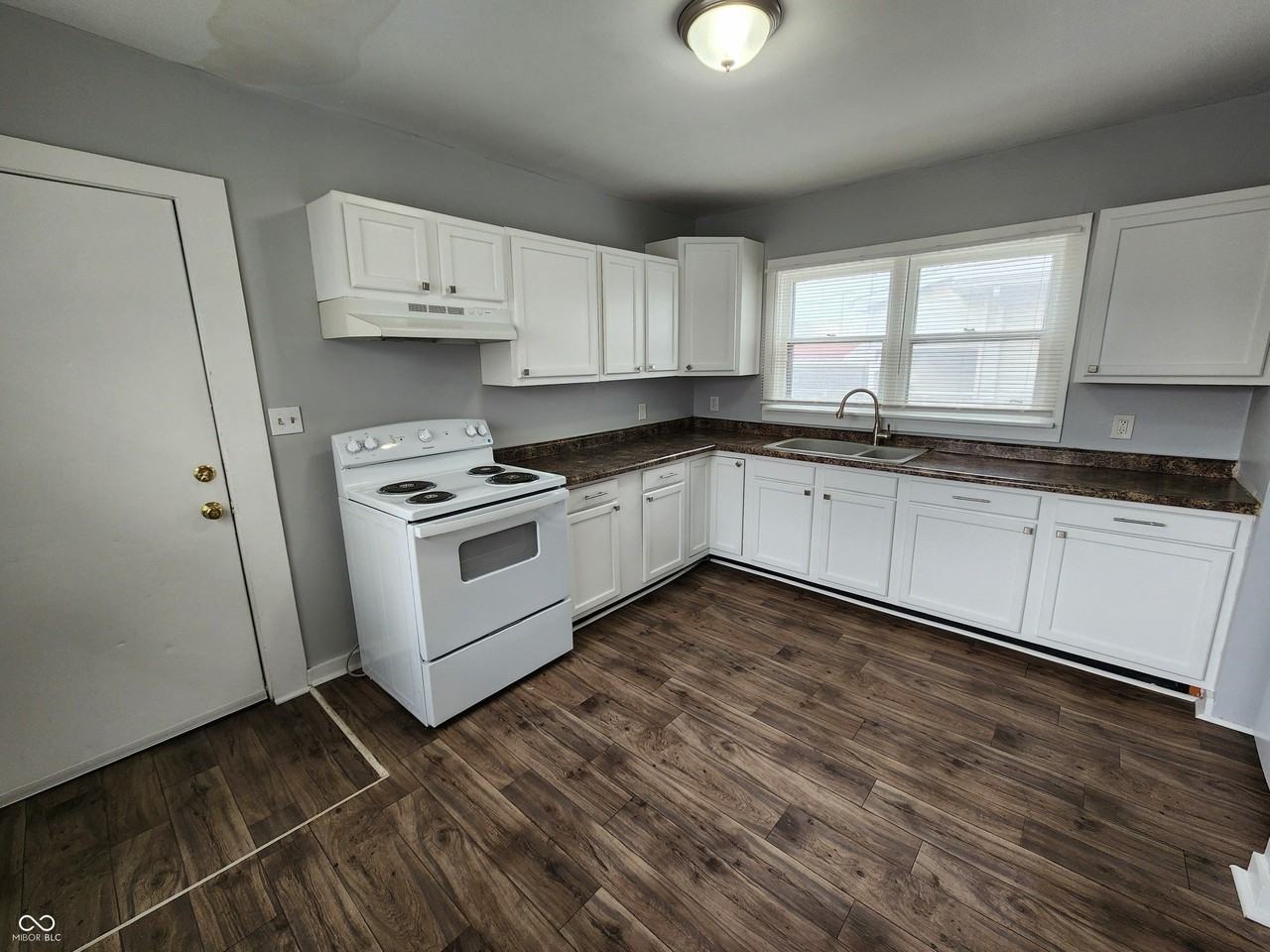 2007 Westview Dr - Photo 6 of 17