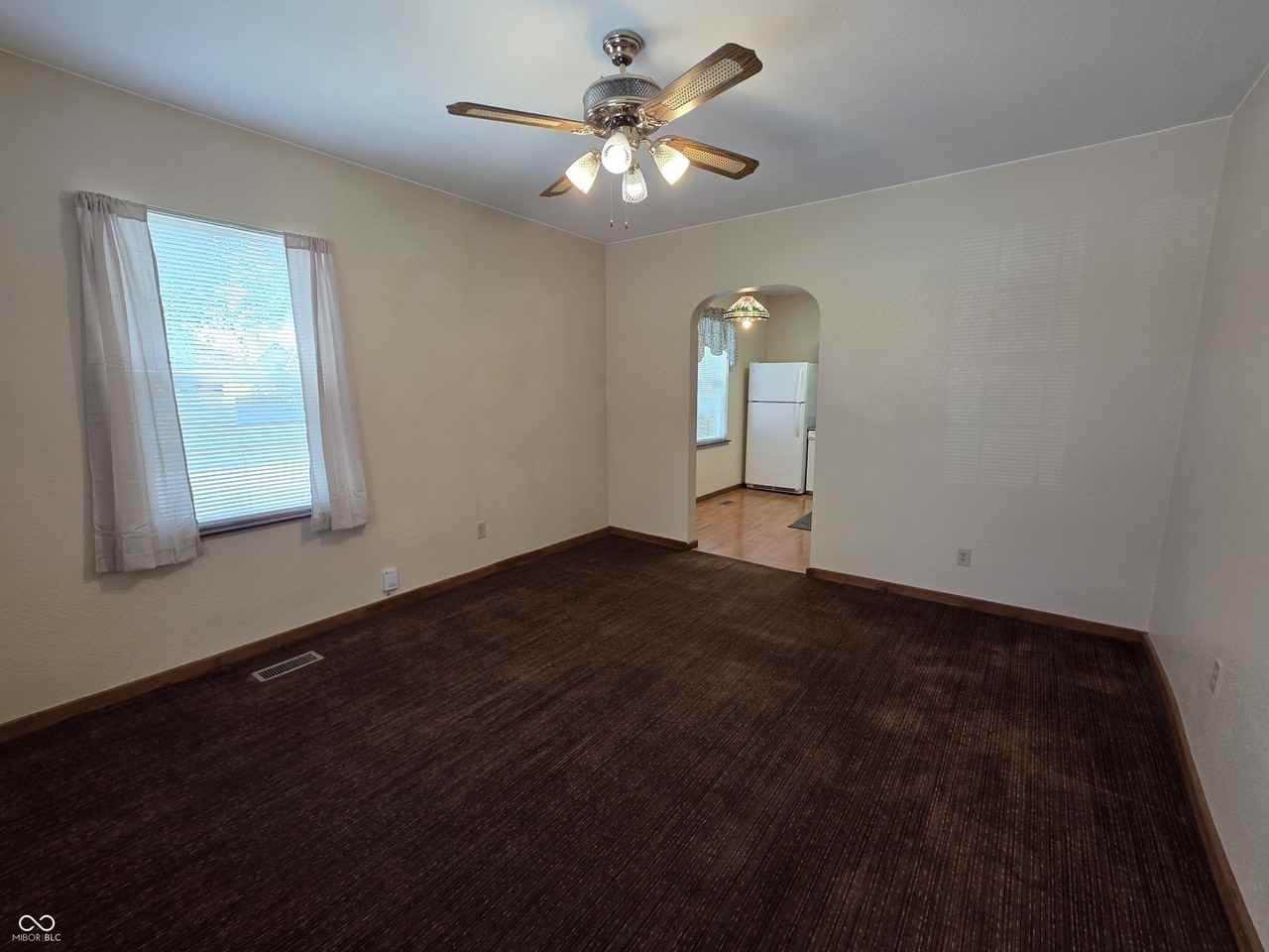 323 S East St - Photo 5 of 15