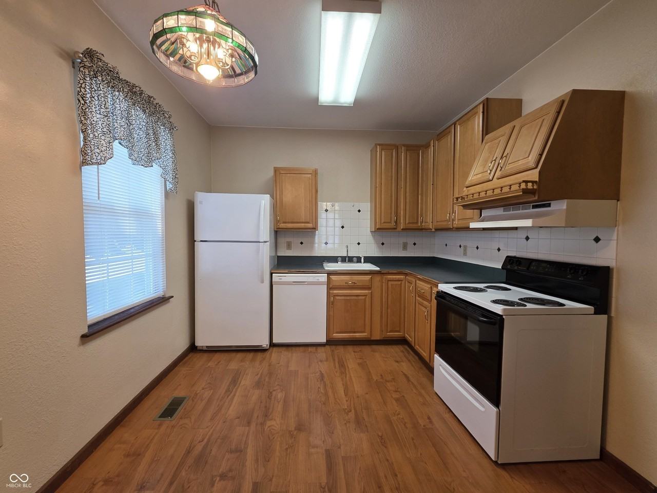 323 S East St - Photo 6 of 15